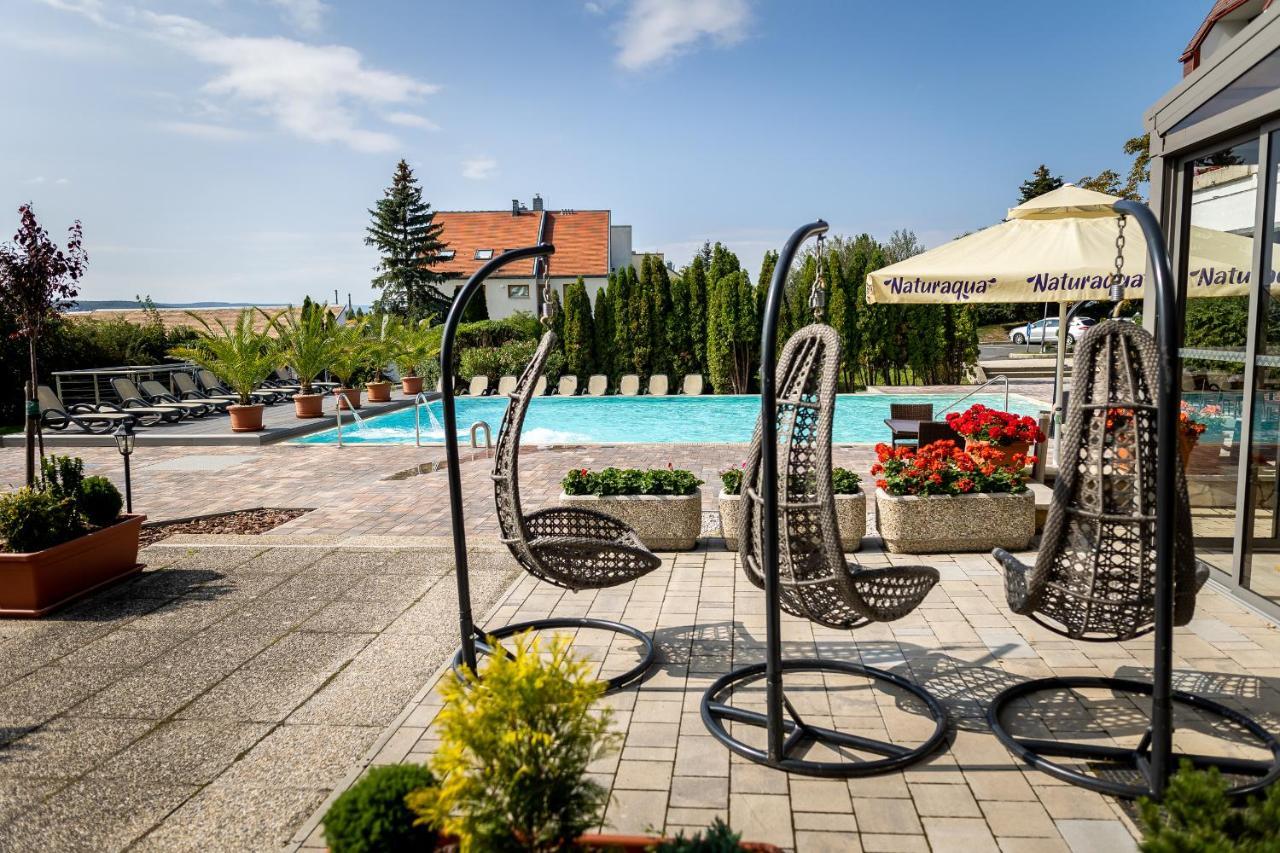 Vinosseum Bor- Es Apartmanhaz Sopron Exteriör bild