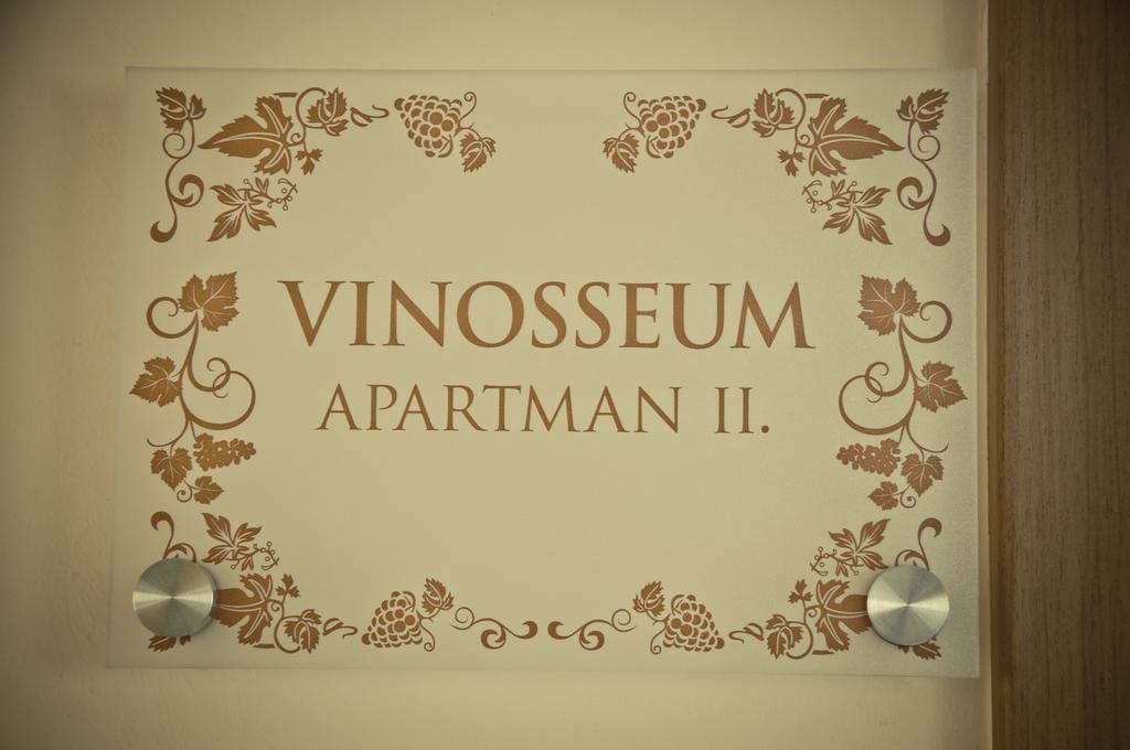 Vinosseum Bor- Es Apartmanhaz Sopron Exteriör bild
